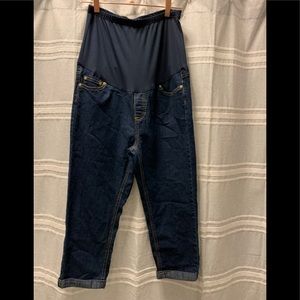 Maternity capri size large